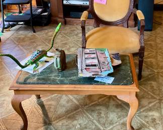 Coffee table, lizard figure