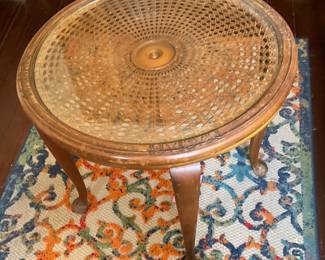 Round French table with glass top