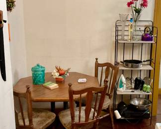 Clock, table and 5 chairs, kitchen ware