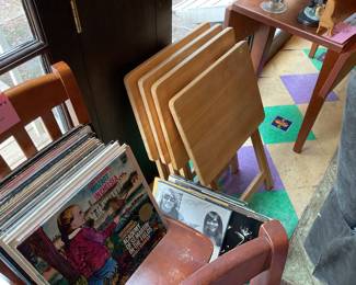 Tv tray set, records