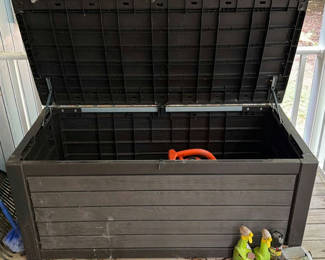 Lot 52: Outside Storage Box
