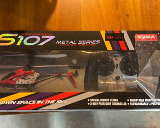 Lot 9: Syma S107 Metal Series RC Gyro Helicopter with Remote Controller