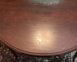 Lot 43: Dinning Room Table Plus 6 Chairs