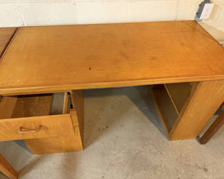 Lot 6: Desk