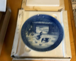 Lot 18: Blue and White Decorative Porcelain Plates with Holiday Scenes