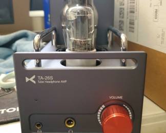 HIGH PERFORMANCE TUBE HEADPHONE AMP LINE OUT