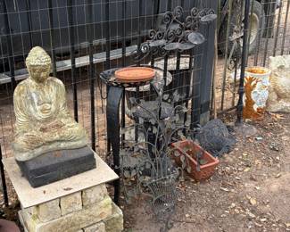 YARD ART