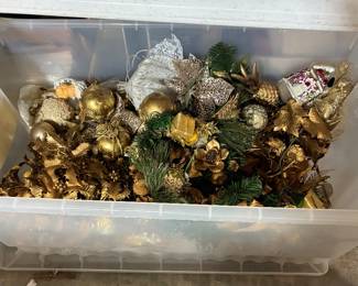 Gold Christmas Tub
