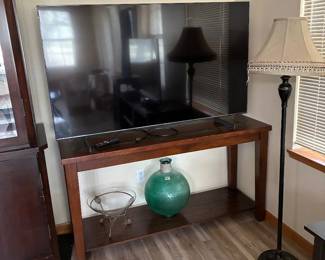 smart tv, nice tv stand with marble looking inlay