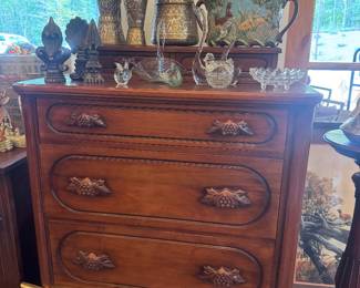 Davis Cabinet Company Chest of Drawers