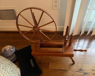 SMALL Spinning Wheel
