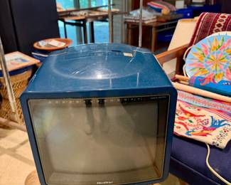 1986 Quasar Retro TV