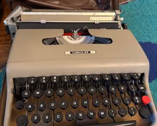 1950's Olivetti Lettea 22