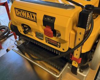 Dewalt 13" planer with stand, nearly new