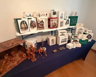Xmas Charles dickens houses and accessories