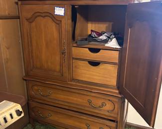 Dresser