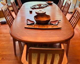 Mid-century modern style dining room table