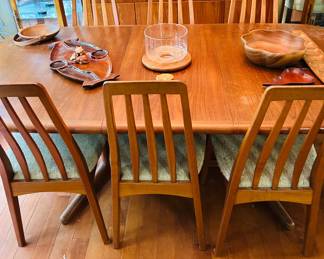 MCM style dining table and chairs
