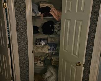 Blankets, throws and various linens