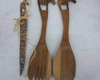 Wooden Salad Serving Set With Zebra Detailing