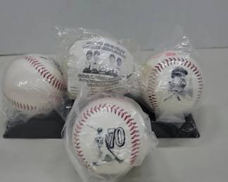 Mark McGwire 70 Home Run Commemorative Baseballs