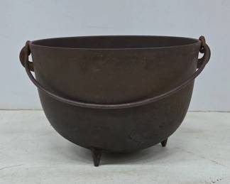 Cast Iron Three-Legged Cauldron with Handle