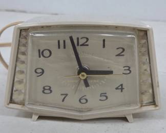 General Electric Model 7281 Electric Alarm Clock