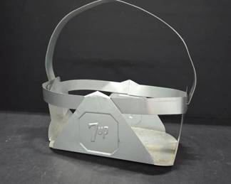 7 Up Metal Bottle Carrier