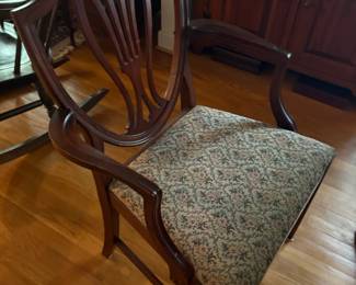 Niagara Furniture Solid Mahogany Clover Back Arm Chair