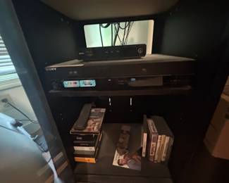 Sony SLVDP DVD or VHS Recorder Combo