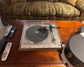 Phonograph 