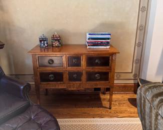 Pr. Maitland Smith Commodes