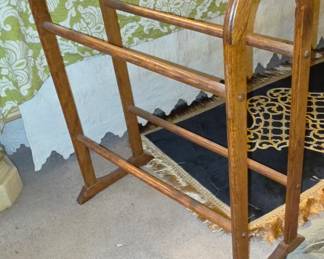Quilt Rack in Oak