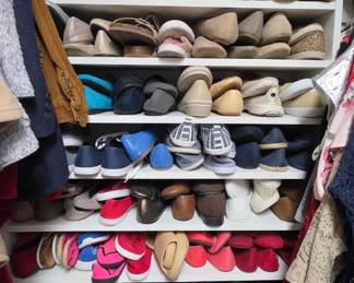 Ladies Shoes Size 10 - 11