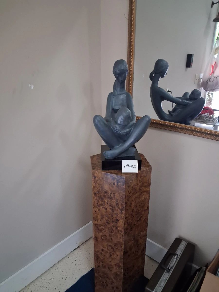 Austin Mother/child sculpture