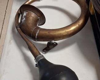 Antique Ford Airhorn