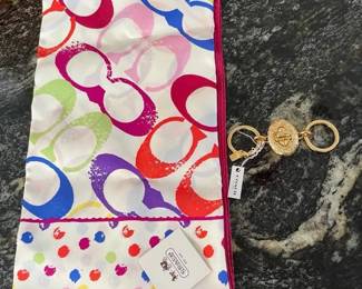 TTM306 - Coach Signature Scarf & Gold Tone Key Fob