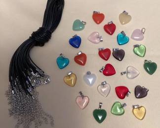 TTM081 Twenty-Five Polished Crystal Heart Pendants & Cords New