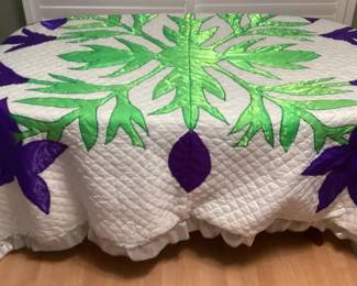 TTM002 Vintage Purple & White Hawaiian Quilt Style Bedspread 