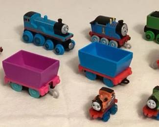 TTM057 Thirteen Thomas The Train Toy Cars