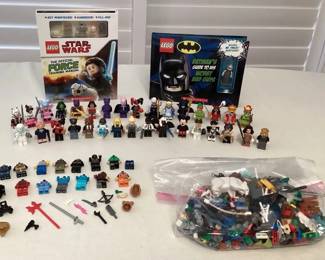 TTM064 Legos Mini Figures, Accessories & Books