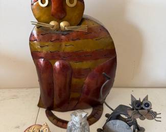 $20 Lot of cat decor Metal cat 16” tall