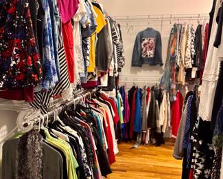 Women’s clothing size small and medium