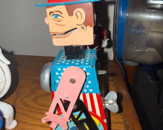 Traveling Sam Tin Toy