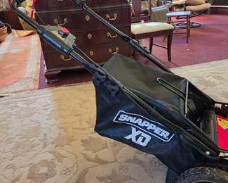 Snapper XD battery powered PUSH mower, used 1 season, 2 lithium batteries, charger, rear bagger & mulcher