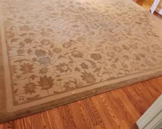 100% wool area rug, off-white/Grey, 100" x 134"