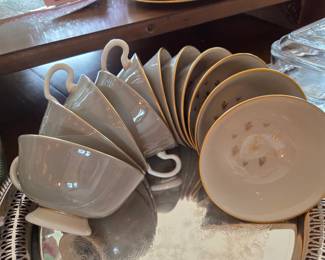 Glendale by Lennox number X559 China set