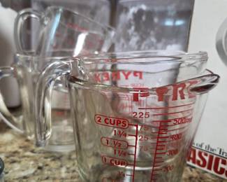 PYREX Glass Measuring Cup Assortment