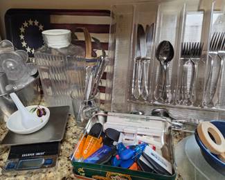 Sharper Image Kitchen Scale, Stainless Cutlery Set