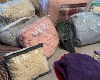 Home Expressions & Damask Comforters, Sheet Sets, Blankets, Throws & Decorative Linens
